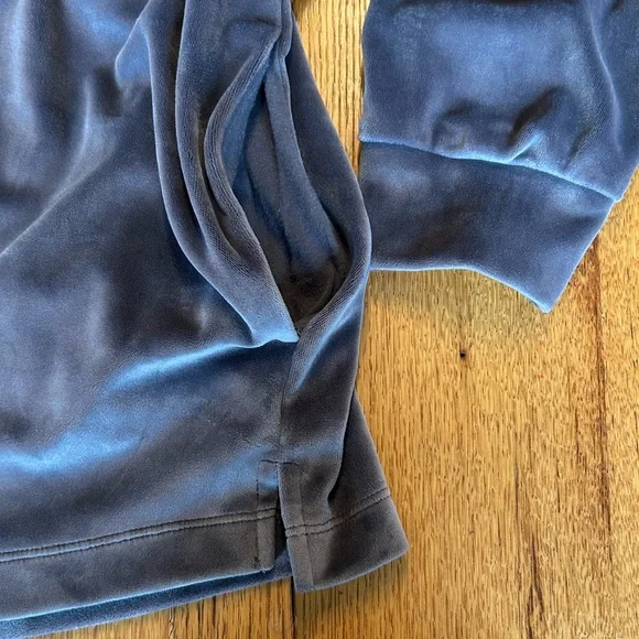 Victoria’s Secret PINK Varsity Velour Cowl Neck Relaxed Fit Tunic Top SZ Medium - Picture 9 of 9